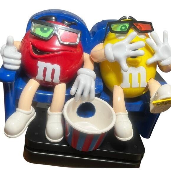 Vintage M & M Candy Dispenser At the Movies 3D Feature Collectible - Picture 1 of 6